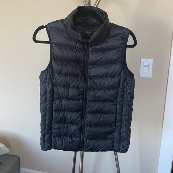 UNIQLO WOMEN’S ULTRA LIGHT DOWN VEST - Picture 2 of 3